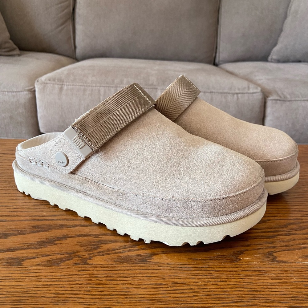 UGG Goldenstar Clog - Sand